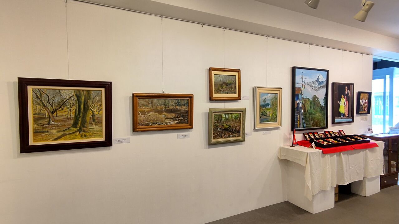 1F 初めての作品展 興津治男・興津幸子・八木葉子 : アート