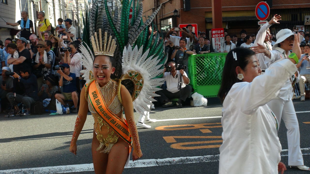浅草で 自由の森学園サンバ音楽隊 を動画撮影 18 Artmania 3のblog 浅草で 自由の森学園サンバ音楽隊 を動画撮影 18 Artmania 3のblog