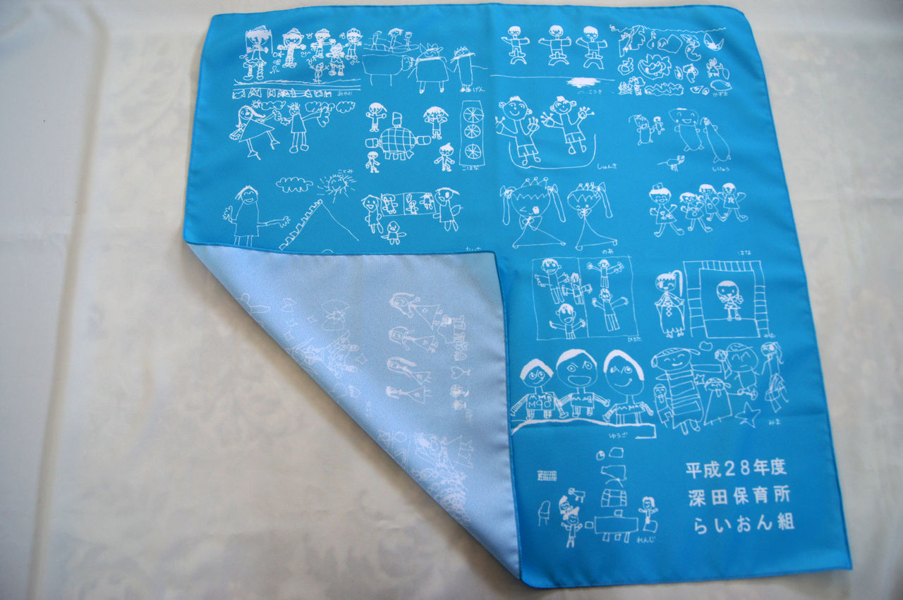 子供たちが描いたイラストを風呂敷に 新人おたむ日記