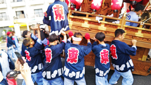 3野堂東組だんじり曳行