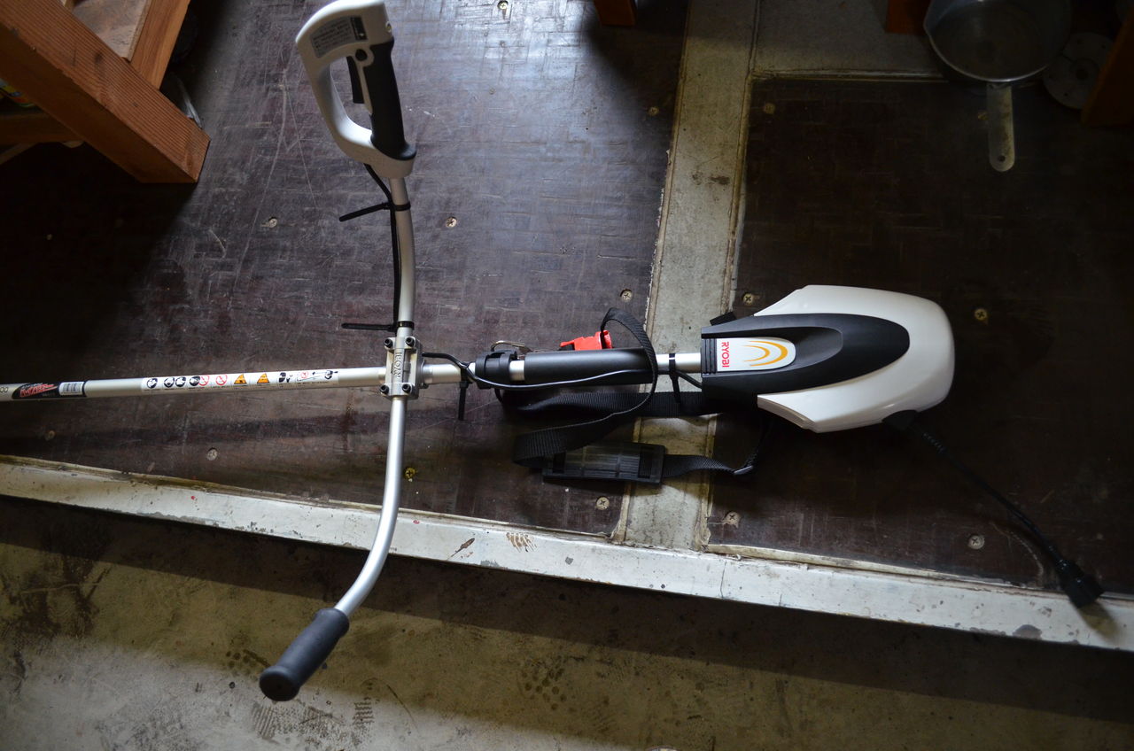 KYOCERA KYOCERA(京セラ) 電動式 刈払機 AK-6000 [RYOBI