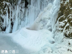 神通滝 氷瀑 2011