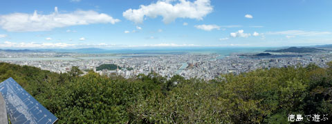 眉山山頂からの景色