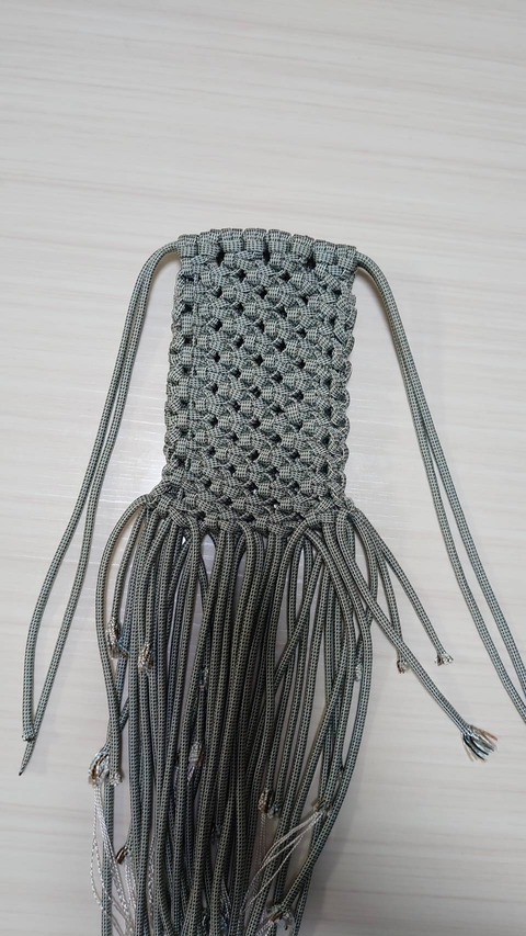 パラコードスマホ入れ (1)