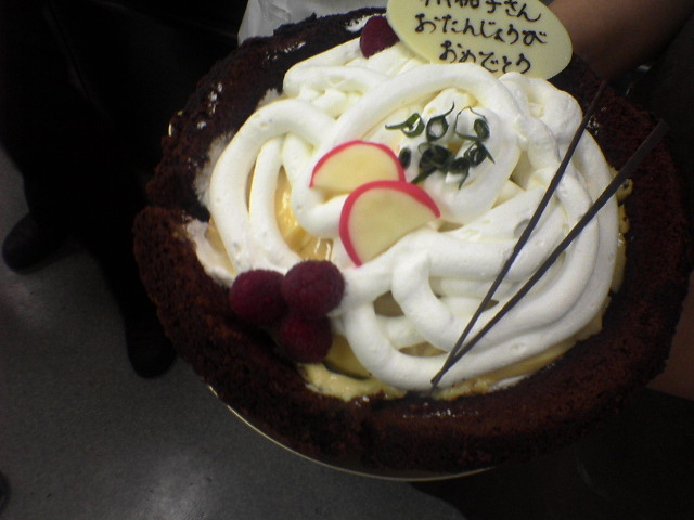 うどんケーキ 笑顔のまんなかにトロアメゾンがある うどんケーキ 笑顔のまんなかにトロアメゾンがある