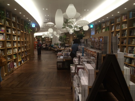 蔦屋家電2F 店内
