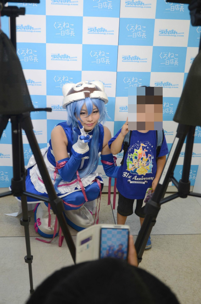 くろねこ らしんばん 秋葉原店新館 人気レイヤー くろねこ 1日店長イベントレポート 天使 アサガヲblog