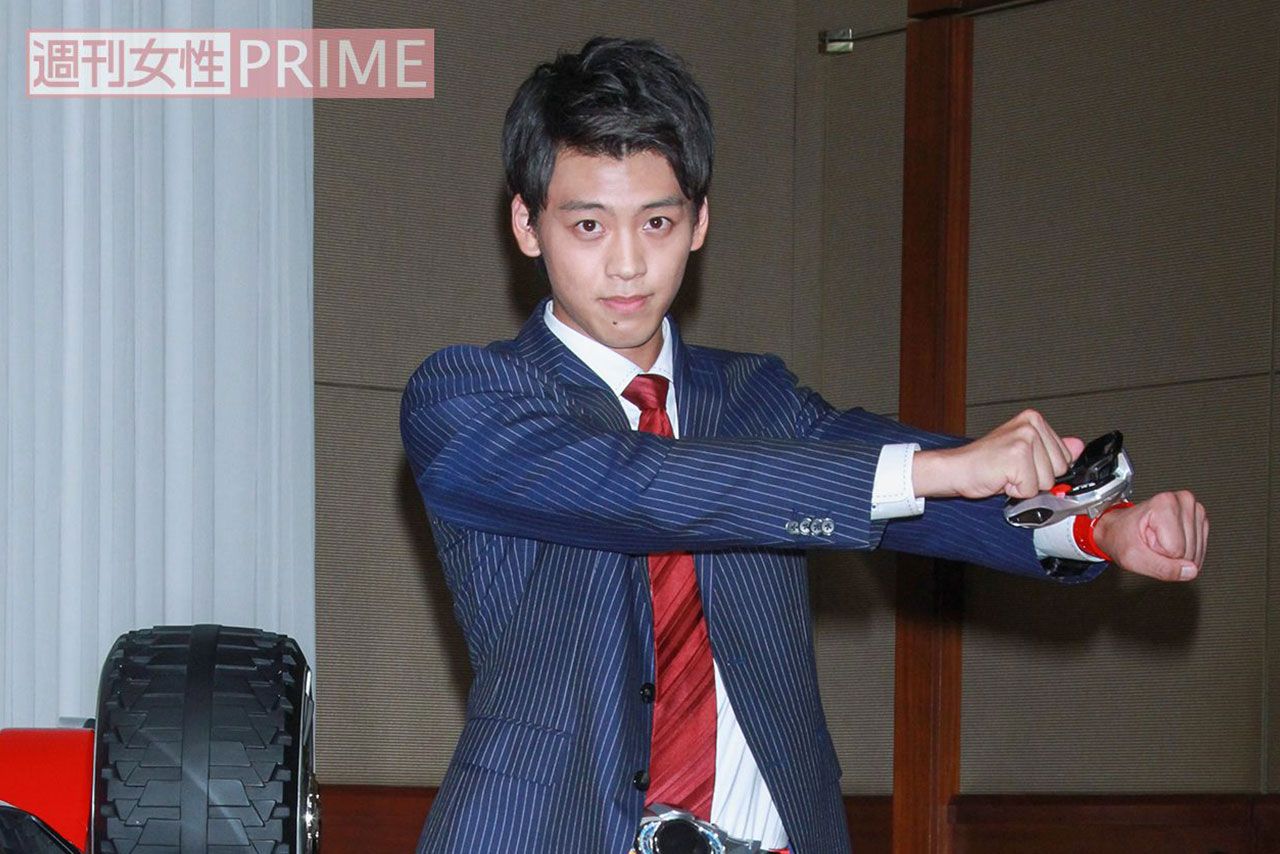 竹内涼真 ５ ６年ぶりの仮面ライダー変身ポーズにファン歓喜 かっこいい なまら速いスポーツ速報