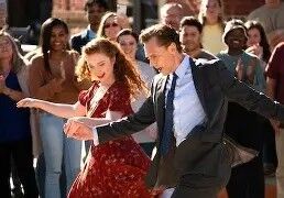 サンキューチャック女性と踊る
