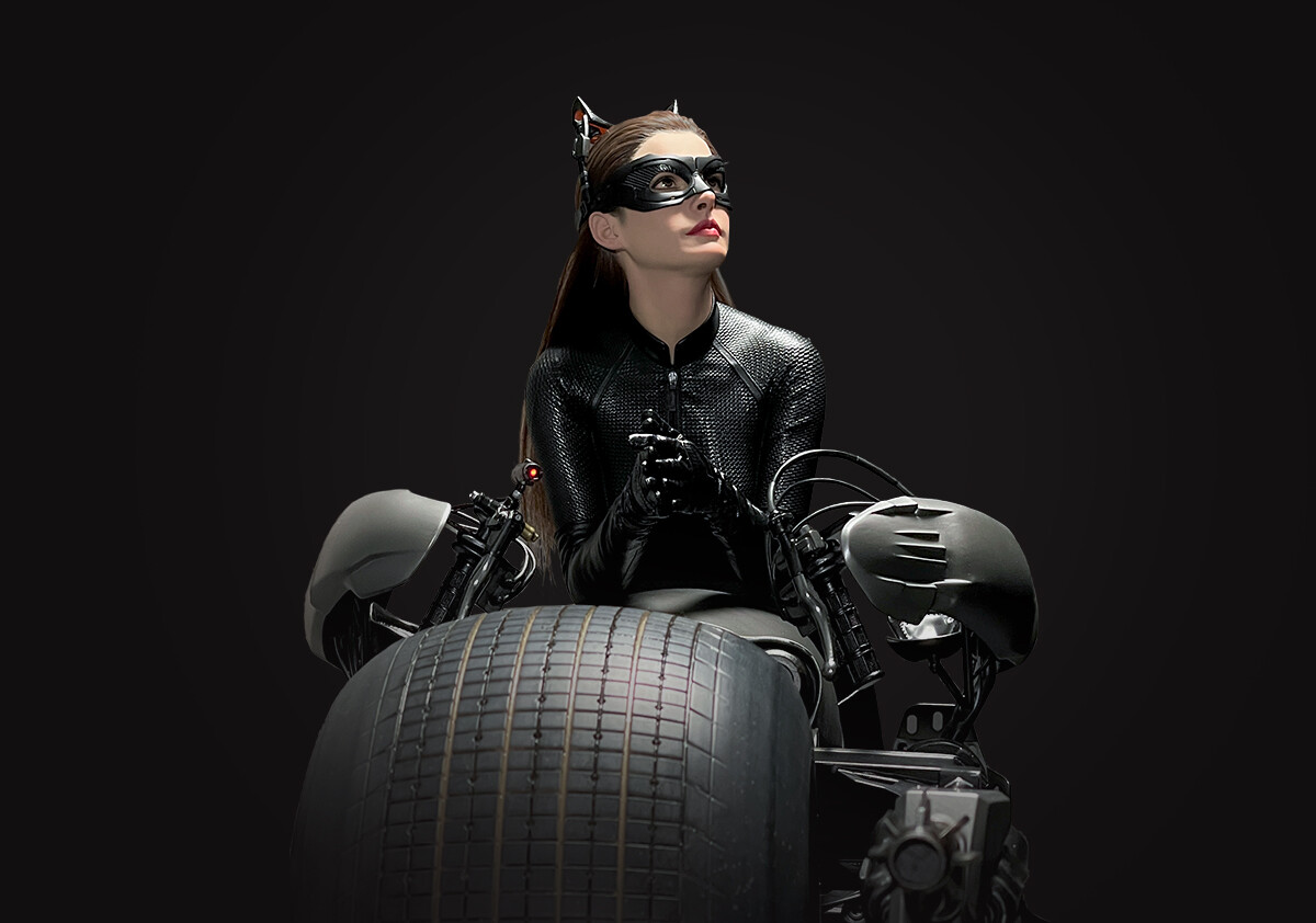 Catwoman (Anne Hathaway) on Batpod 1/3 Scale Statue : オトナ Catwoman (Anne Hathaway) on Batpod 1/3 Scale Statue : オトナ