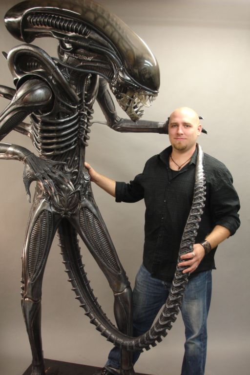 エイリアン等身大フィギュア The 8th Passenger