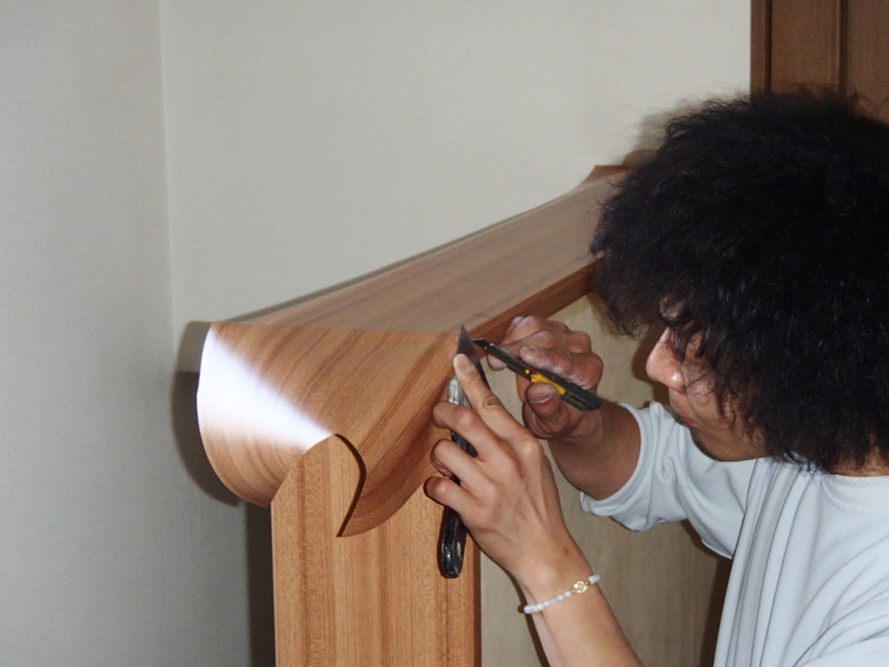 廊下階段の手すりの木枠のささくれ を直す 奥沢リフォームなび Blog