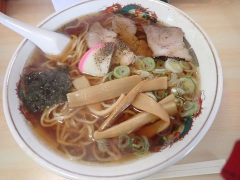 ２　ラーメン中盛７５０円。普通と一緒