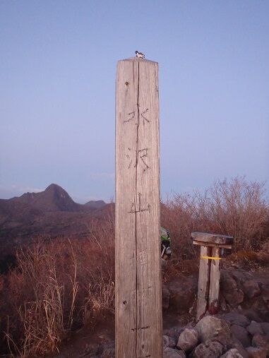 １０１　６：１０山頂着