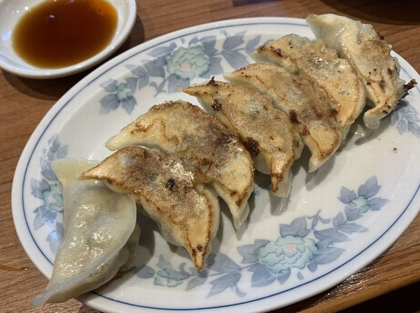 「餃子菜館 勝ちゃん」