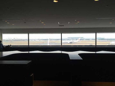 羽田JALサクララウンジ