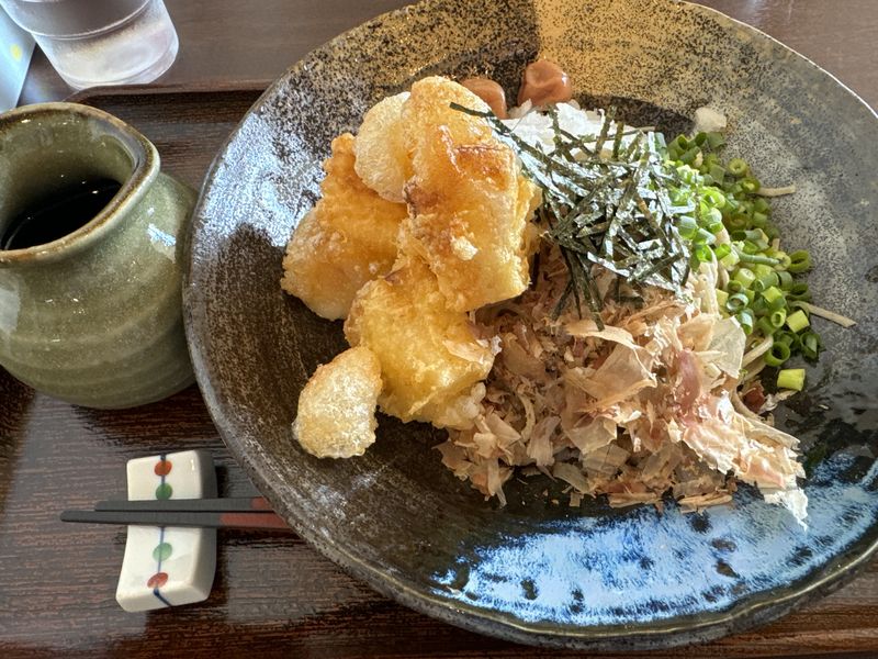 超お久しぶりに片山津温泉総湯近く「手打ちそば 楠庵」冷たいそばが