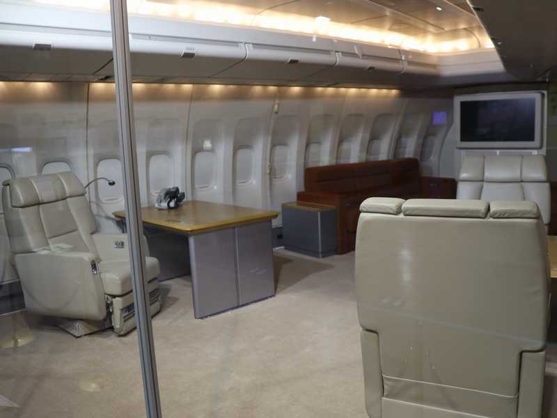 小松空港前 石川県立航空プラザ 先代のb747政府専用機貴賓室の実物一般公開始まる クルーズ でコーヒー あさぴーのおいしい独り言