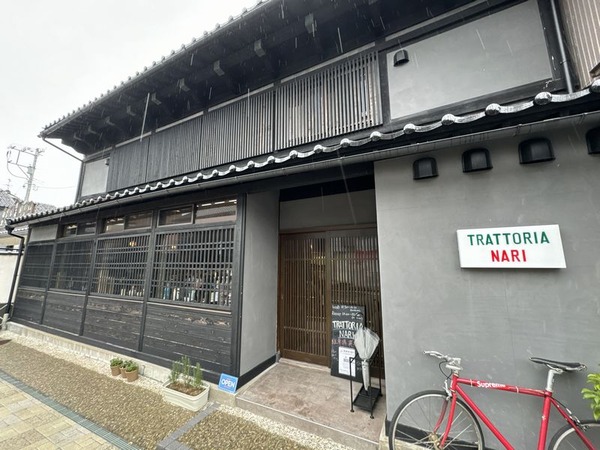 トラットリア ナリ