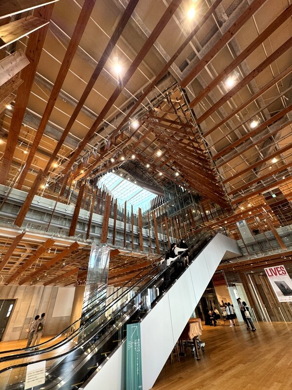 富山市ガラス美術館 (3)