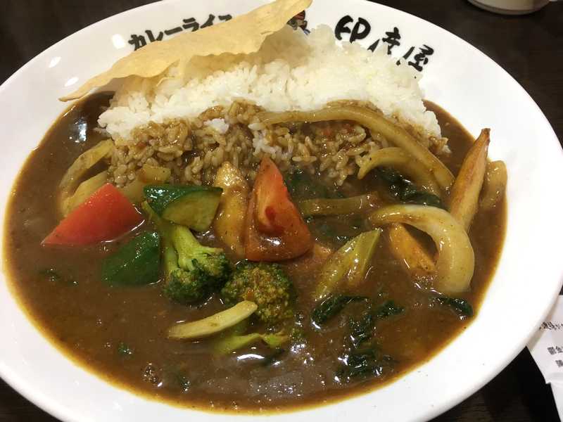 珍しく大阪京橋でのランチは人気のカレー店 印度屋 京橋店 久しぶりでしたがやっぱりスパイシーなカレーでした あさぴーのおいしい独り言