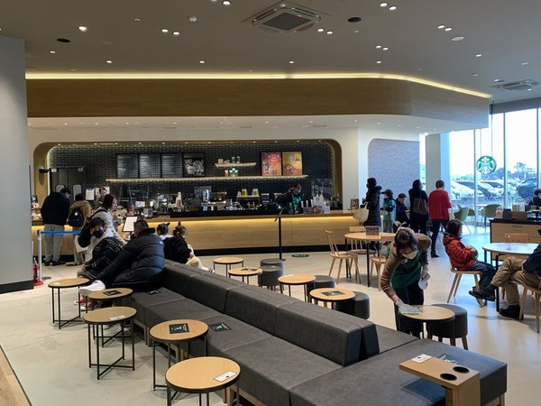 TSUTAYA BOOKSTORE イオンモール白山 (10)