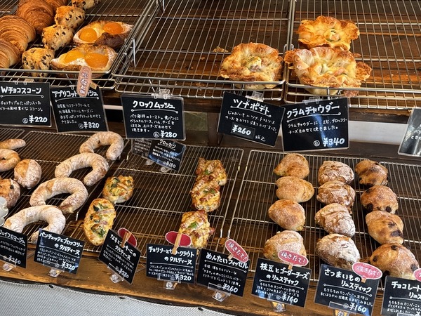 ブラン・ア・ポワ・ルージュ (2)