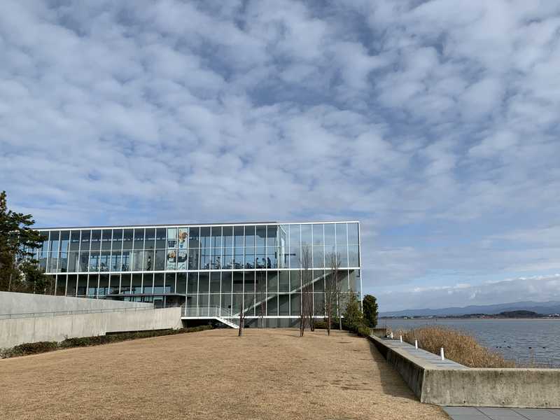 片山津温泉総湯の2階 まちカフェ スタイリッシュなカフェで柴山潟を眺めながらランチタイム あさぴーのおいしい独り言 片山津温泉総湯の2階 まちカフェ スタイリッシュなカフェで柴山潟を眺めながらランチタイム あさぴーのおいしい独り言
