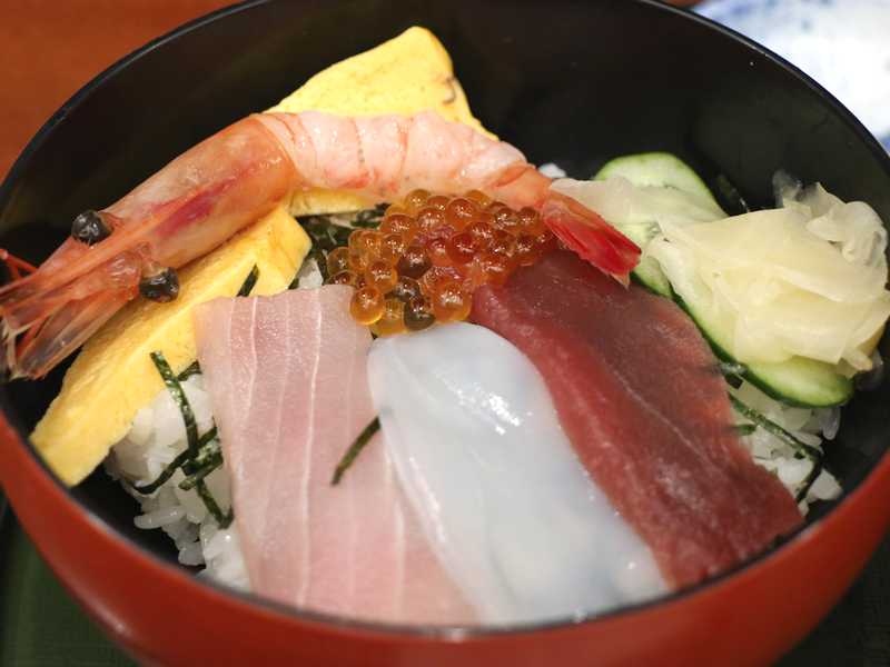 ｇｗは金沢駅周辺ではランチ難民続出 鮨と麺 うまい門 ポルテ金沢店 元駅前加登長のお店でセットランチ あさぴーのおいしい独り言