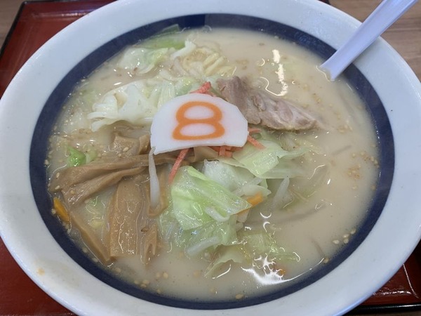 8番らーめん (3)