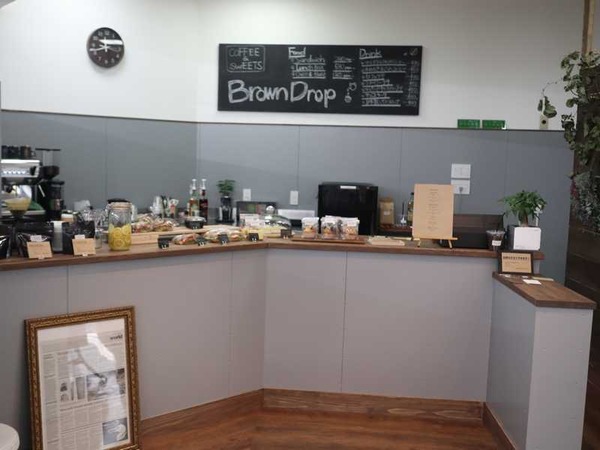 ブラウンドロップ (6)