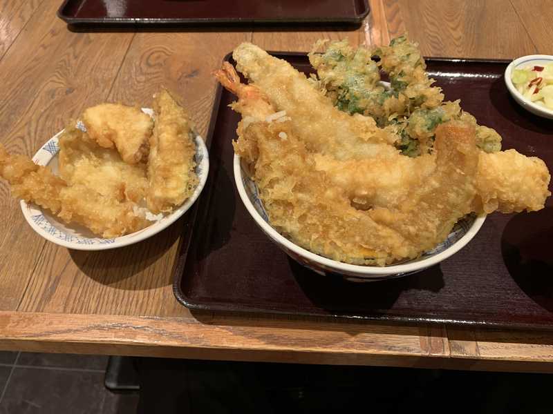天王寺駅ビル ひかり屋 天王寺ミオ ランチで食べた はみだし天丼 は魚と野菜の天ぷらがてんこ盛り あさぴーのおいしい独り言 天王寺駅ビル ひかり屋 天王寺ミオ ランチで食べた はみだし天丼 は魚と野菜の天ぷらがてんこ盛り あさぴーのおいしい独り言