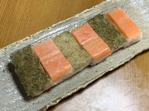 吉田屋鱒寿し本舗 (8)