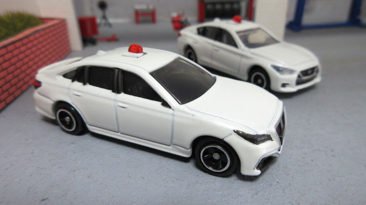 カスタムトミカ 2クラウンrs交通取締り覆面パトロールカー なんだこれは カスタムトミカ 2クラウンrs交通取締り覆面パトロールカー なんだこれは
