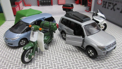 トミカ ミニクーパー ツーリング サイクリングセット 71n7iKRS0EL._UF350,350_QL50_.jpg