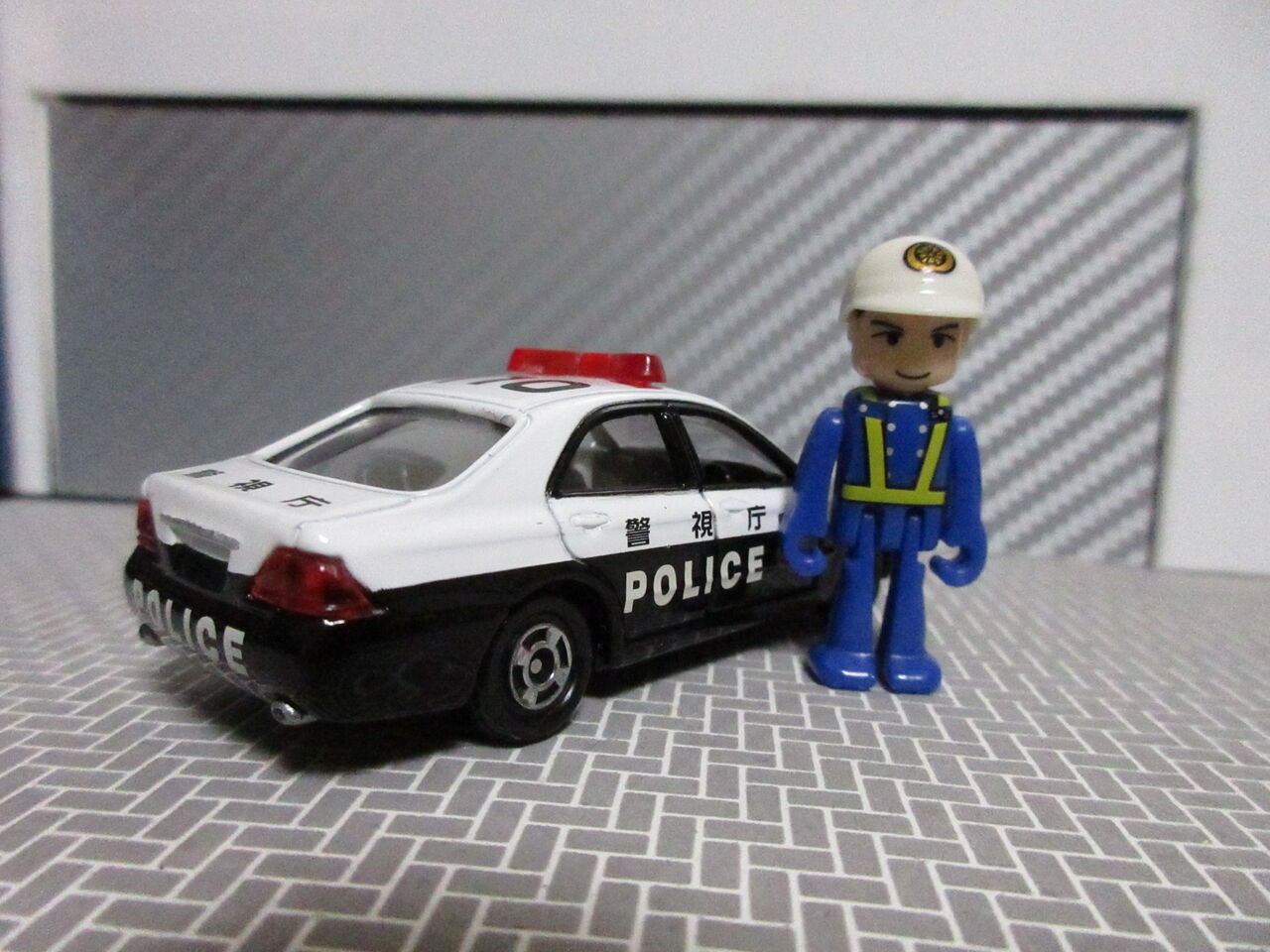 トミカ プラキッズ 180クラパト ひきこもりったいまっぷ