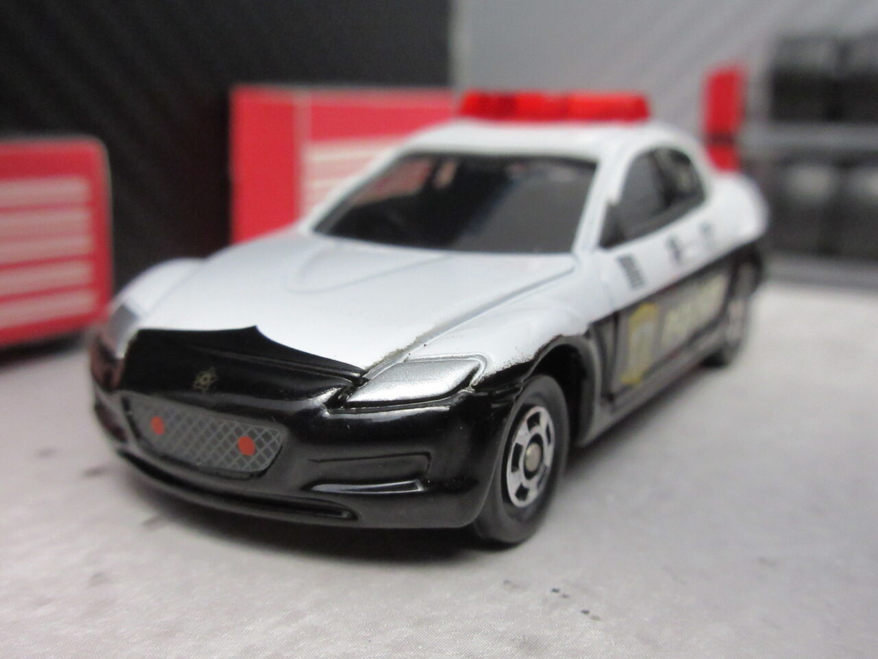 ５トミカミニカー警察車両シリーズALSOK 覆面RX-8 組み立て工場】RX-8パトロールカー : 自分の好きな音を勝手に出す