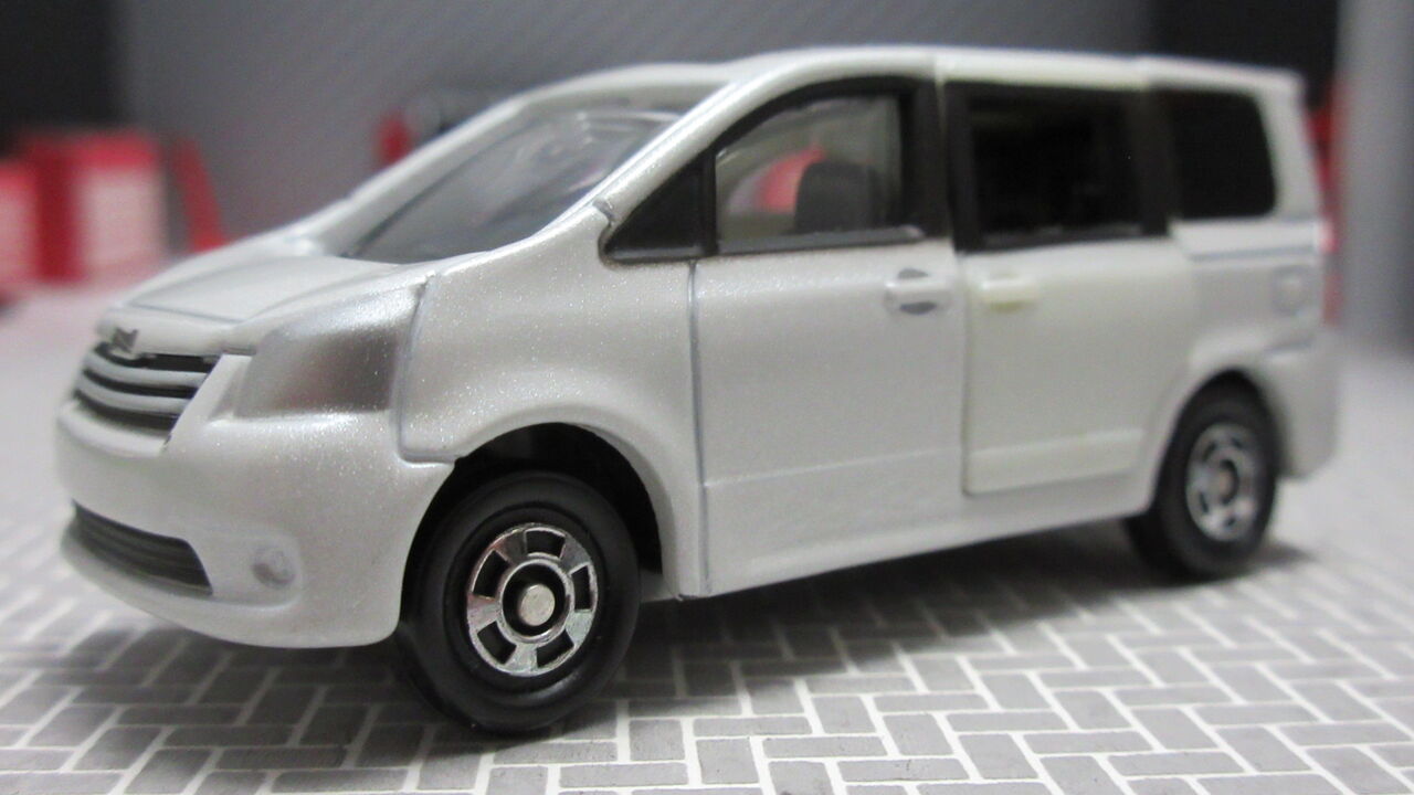 ファミリーミニバンセット : 自分の好きな音を勝手に出す