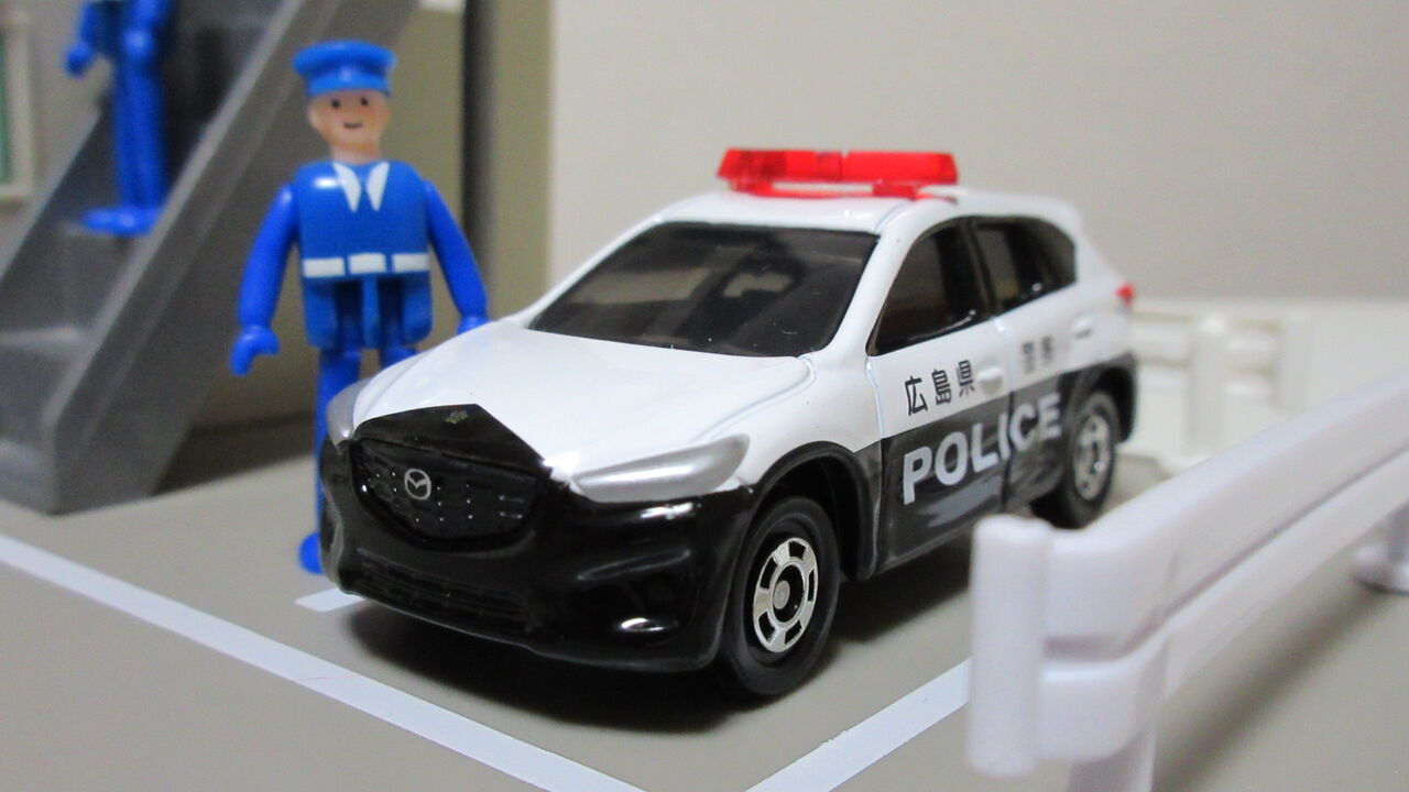 カスタムトミカ Cx 5パトカー ひきこもりったいまっぷ カスタムトミカ Cx 5パトカー ひきこもりったいまっぷ