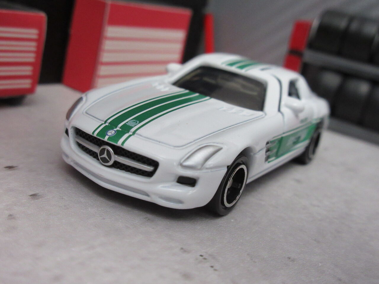 オリジナルトミカ メルセデスベンツ SLS AMG ドバイ警察仕様 メルセデスベンツSLS AMG ドバイ警察仕様 : トミカ解体所