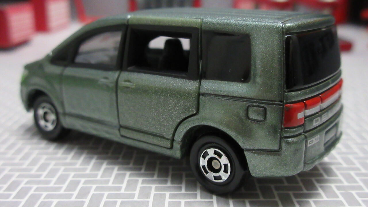 ファミリーミニバンセット : 自分の好きな音を勝手に出す