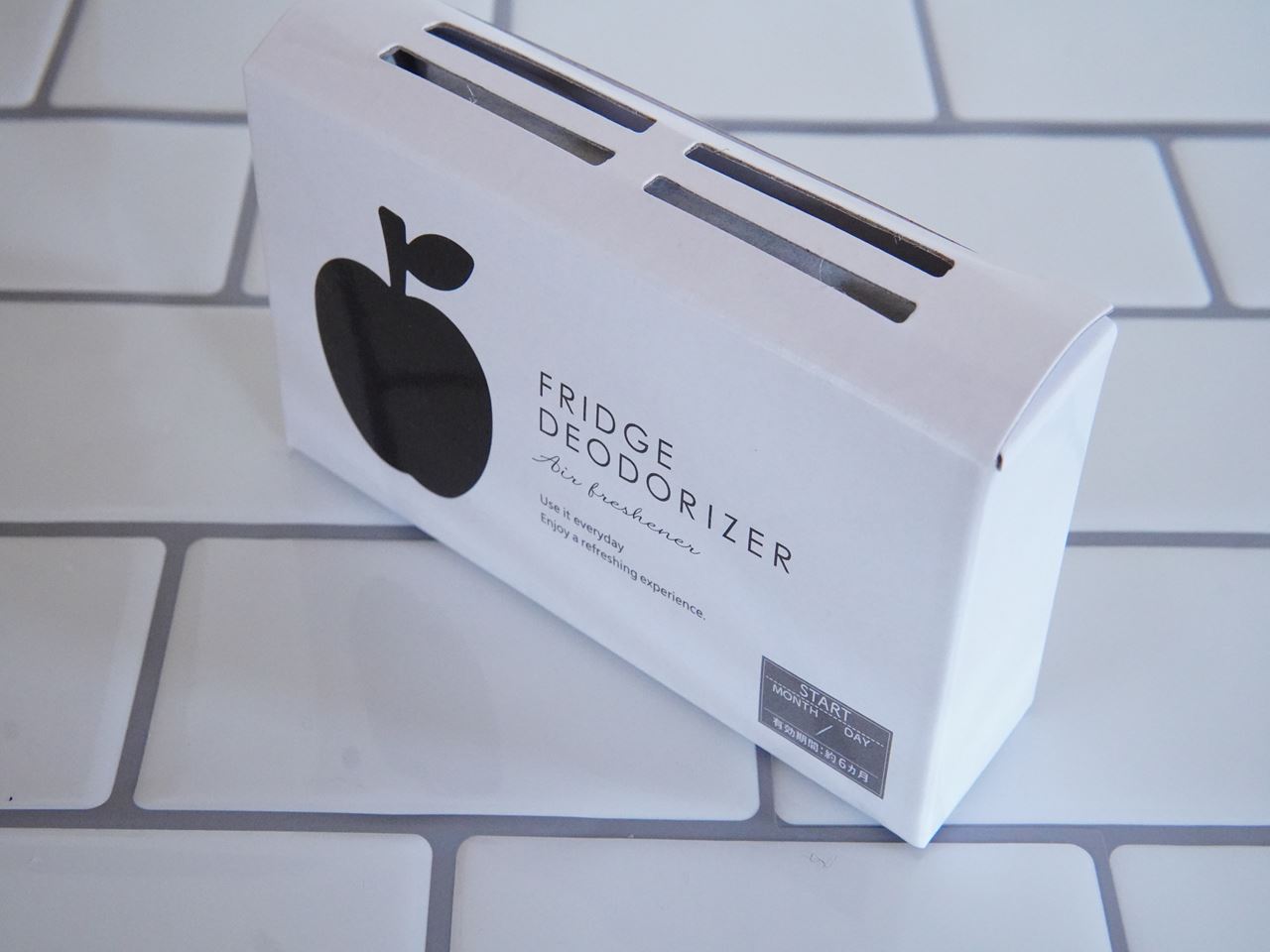 セリア おしゃれなモノトーン脱臭剤見つけた 冷蔵庫の臭い対策に便利 10年後も好きな家 家時間が好きになる 家事貯金 北欧インテリア Powered By ライブドアブログ
