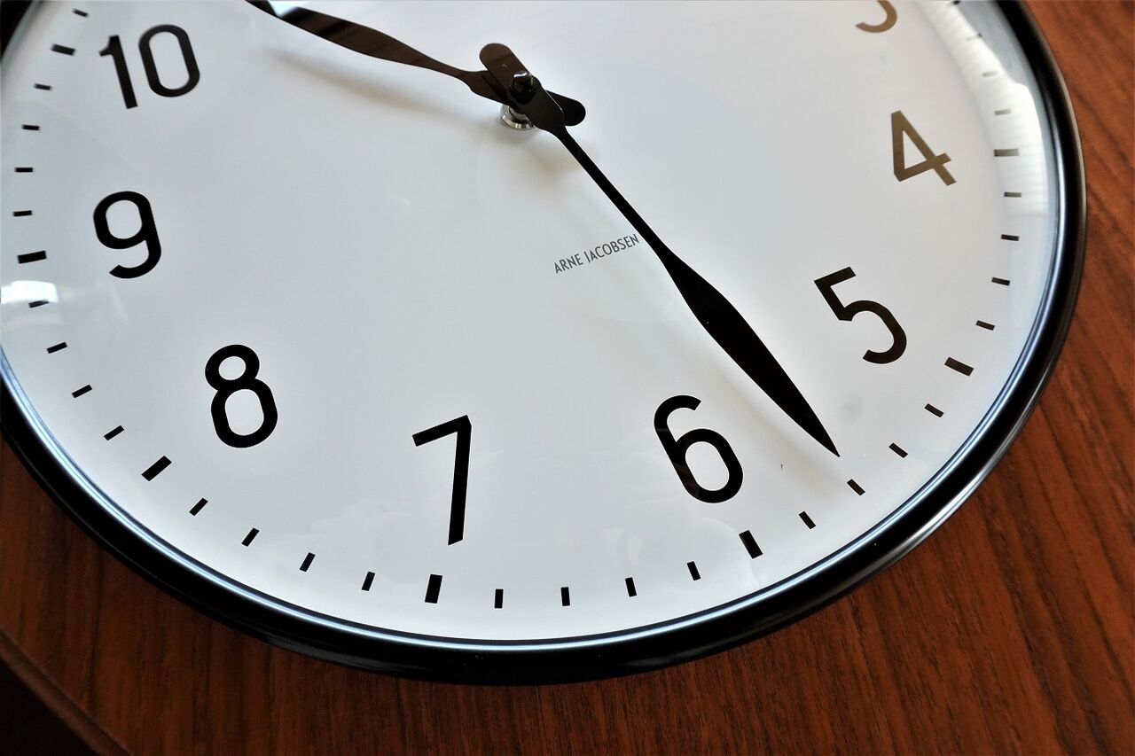 北欧のおしゃれな壁掛け時計 アルネヤコブセンの名作デザイン 10年後も好きな家 家時間が好きになる 家事貯金 北欧インテリア Powered By ライブドアブログ