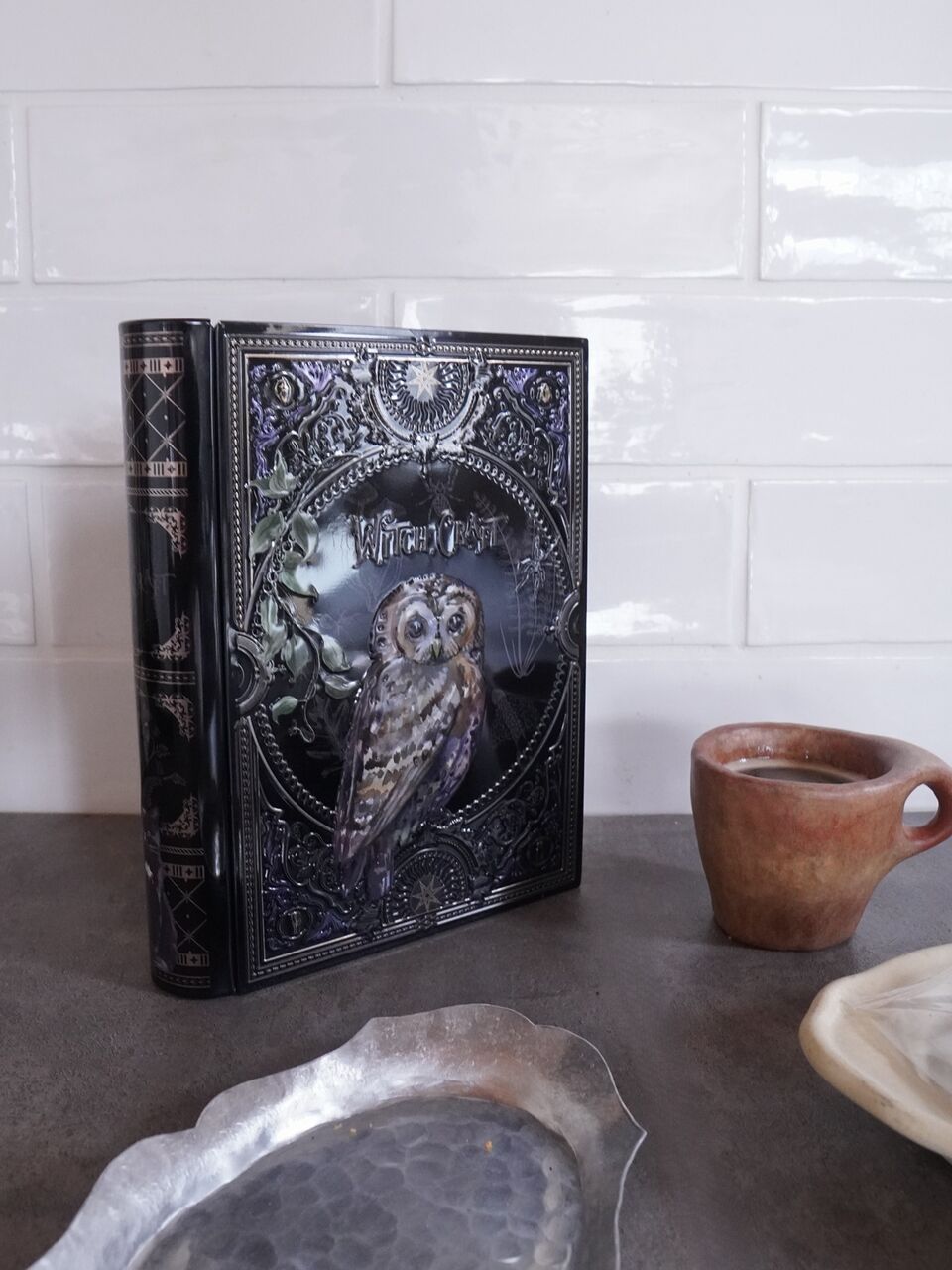 カルディ 2025 魔法辞書缶 魔法辞書クッキー缶 魔法クッキー缶 4点