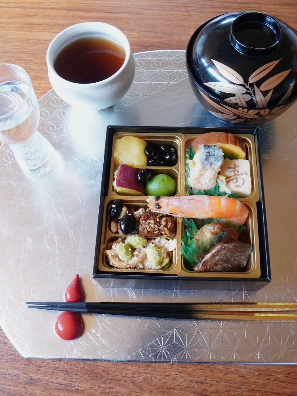 ワンコインで試せる！博多久松お試しおせちレポ＆器好き豆皿コーデも