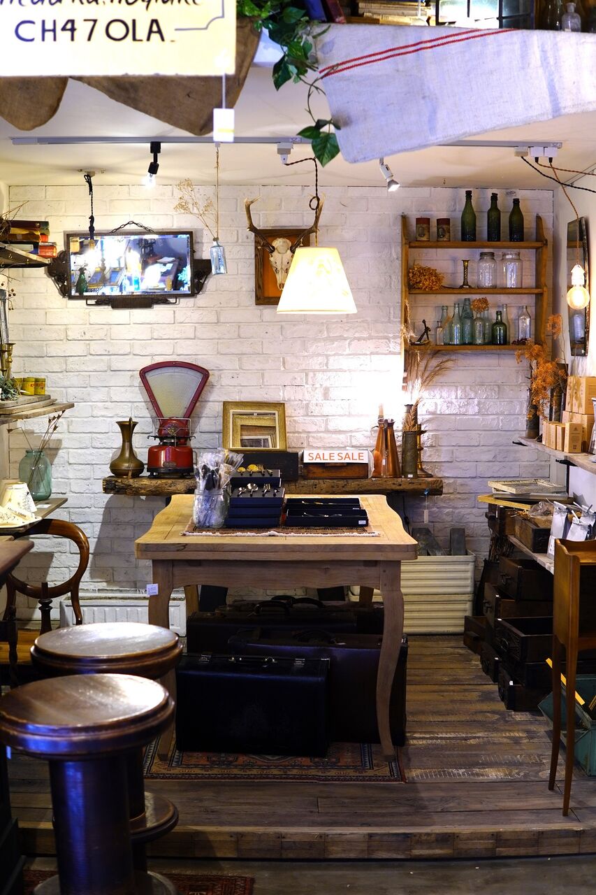 神戸雑貨屋さん巡り1】広い倉庫にお宝アンティークが一杯で大興奮