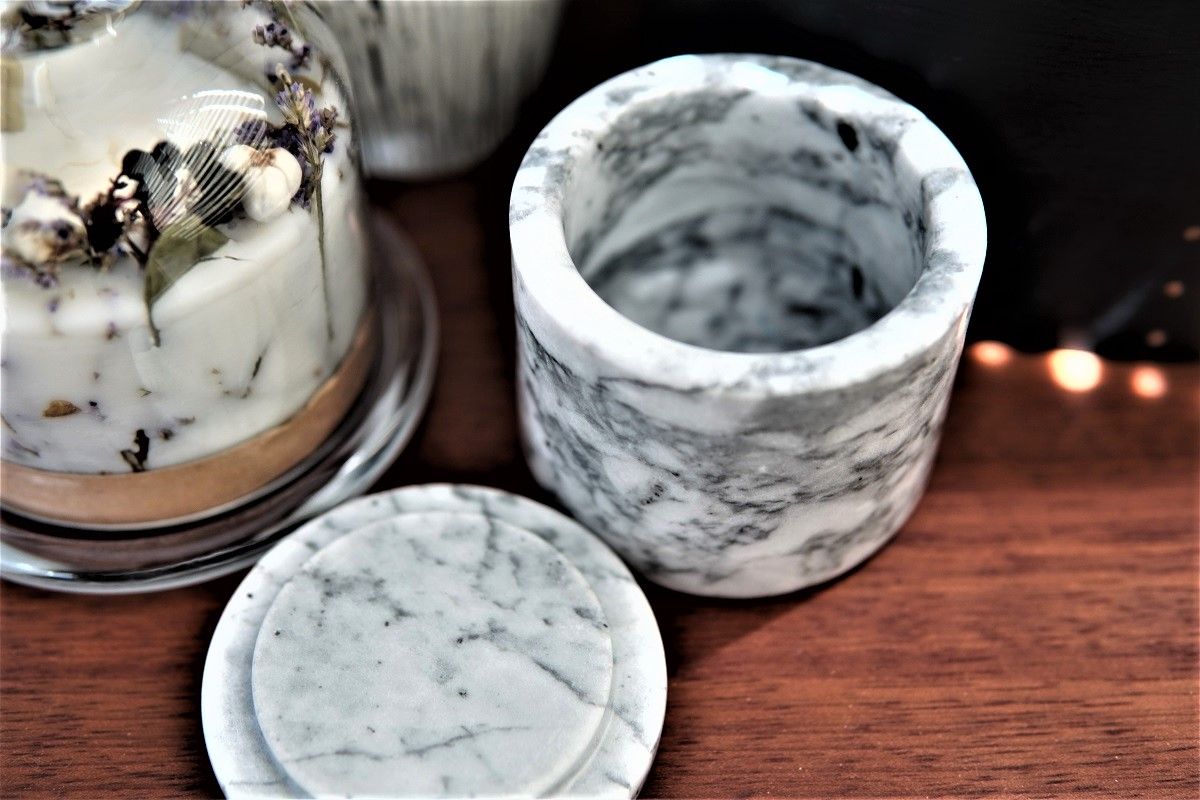 カインズ大理石小物入れ中