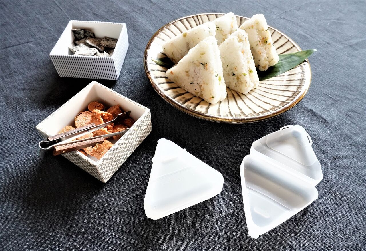セリア おむすびくるりんが超便利 残りご飯をお弁当に活用 10年後も好きな家 家時間が好きになる 家事貯金 北欧インテリア Powered By ライブドアブログ セリア おむすびくるりんが超便利 残りご飯をお弁当に活用 10年後も好きな家 家時間が好きになる 家事貯金 北欧インテリア Powered By ライブドアブログ