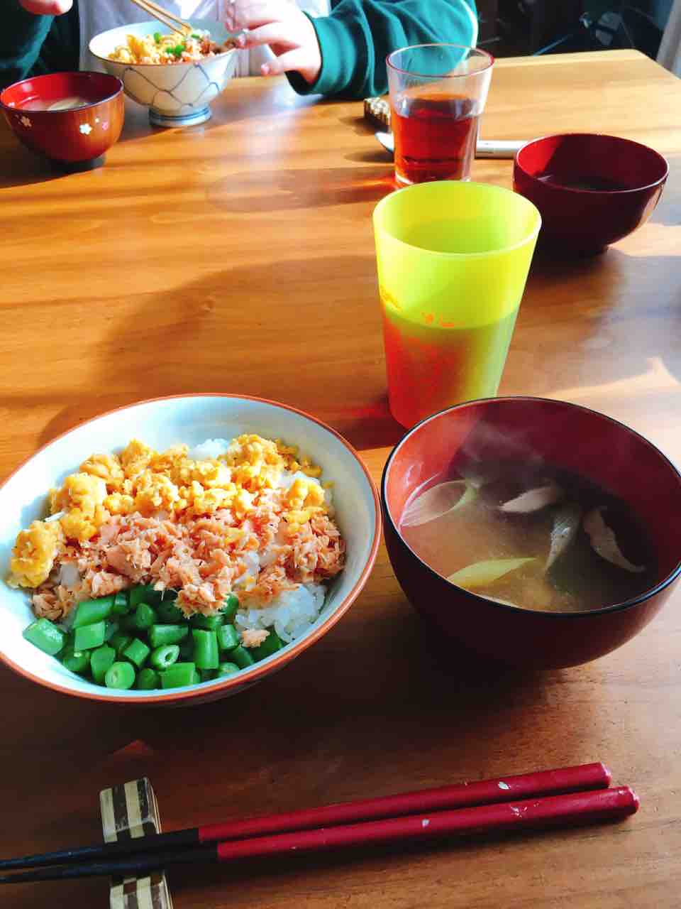 なほかさんちの毎日三食献立日記 おやつ付き 朝ごはん 三色そぼろ丼定食 なほかさんちの毎日三食献立日記 おやつ付き 朝ごはん 三色そぼろ丼定食