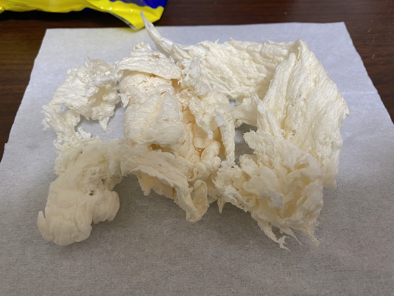 沖縄のお菓子紹介11 まるで洗濯したティッシュ やなわらばーミヤギの遊び場